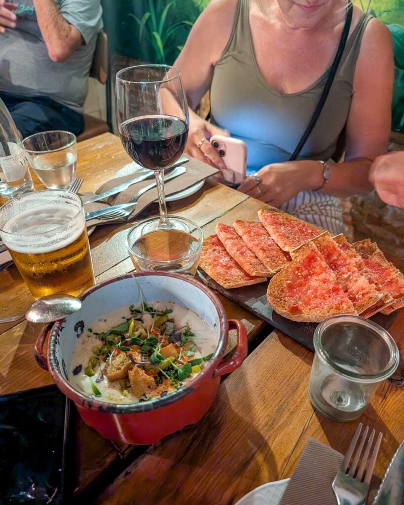 The food and drinks at El Bosc de les Fades in Barcelona Spain