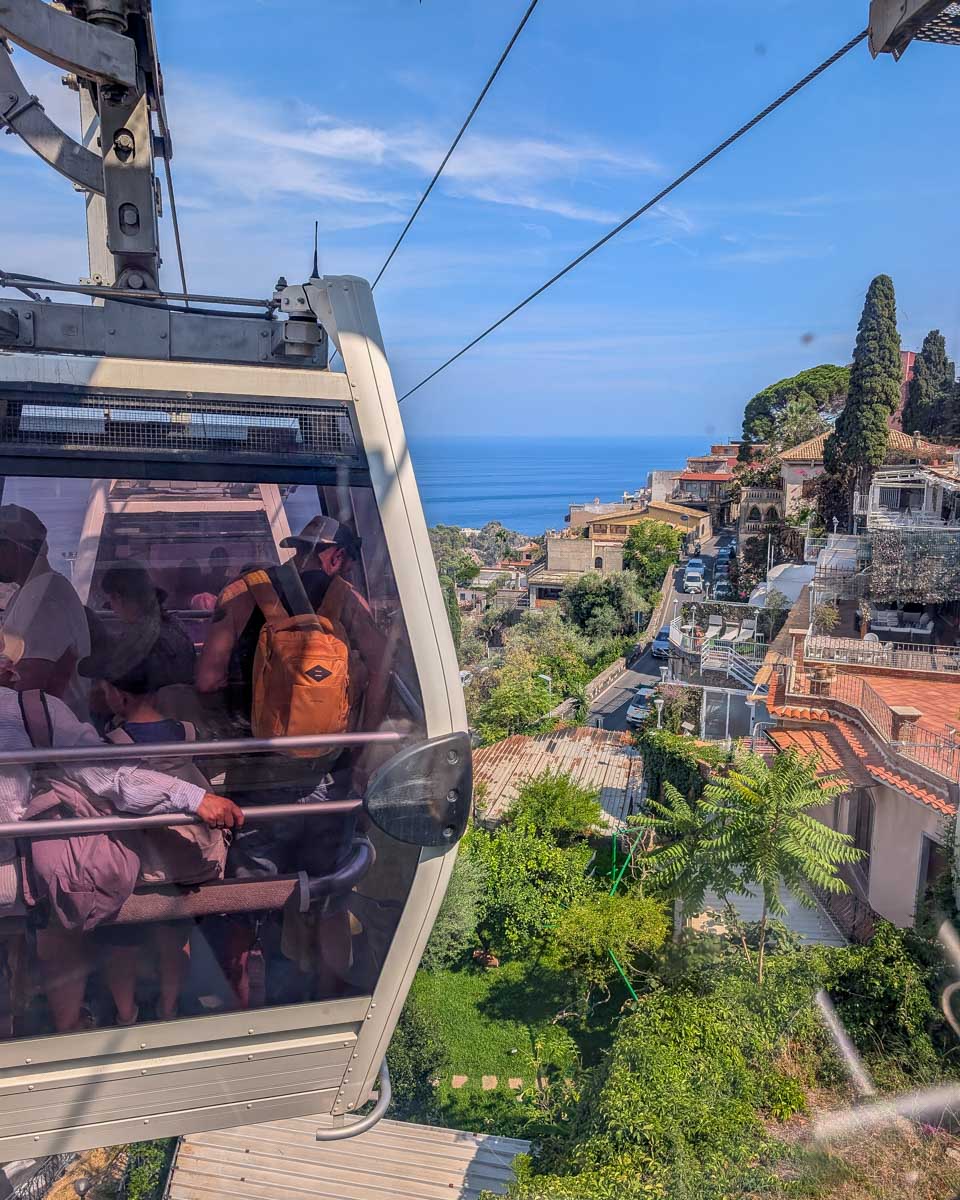 A cable car in Europe (3)