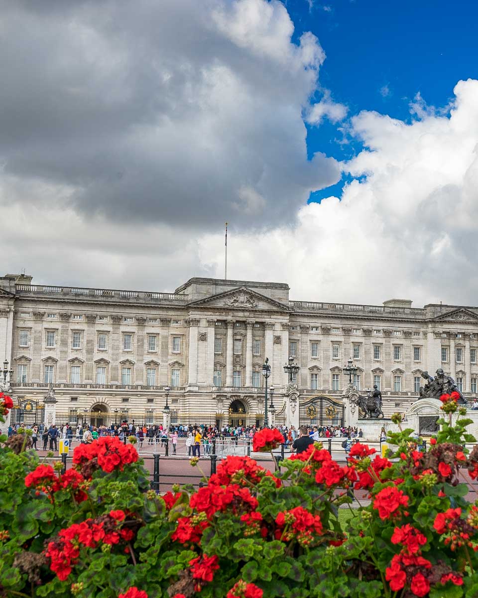 Buckingham-Palace-in-London-England