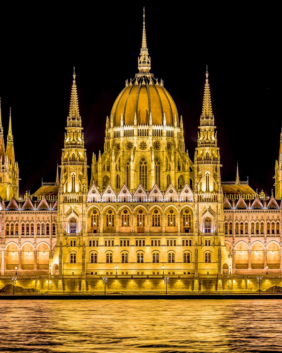 Budapest-Parliament-building-in-Hungary-seen-on-a-cruise