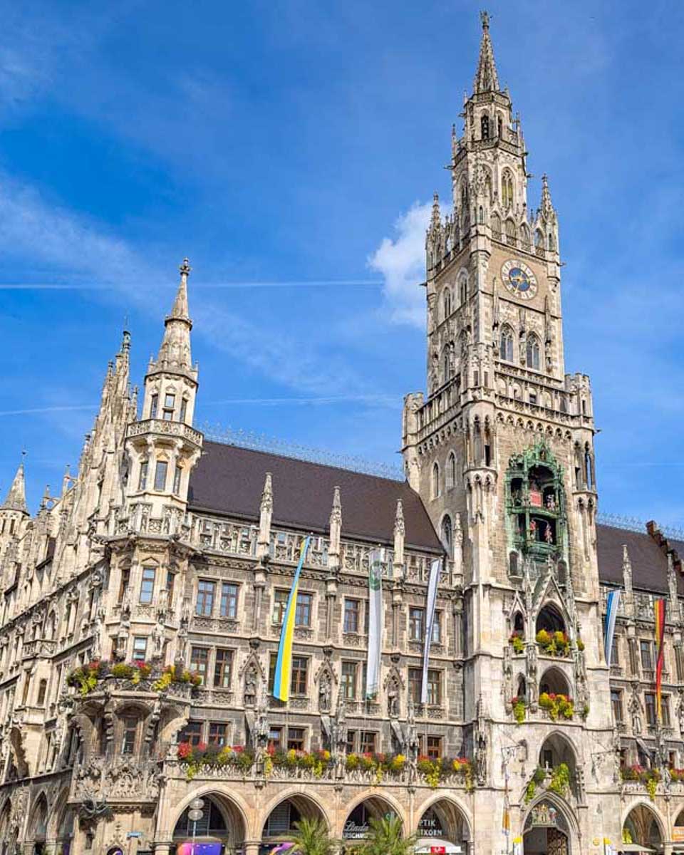 New-Town-Hall-in-Munich-Germnay in Marienplatz square