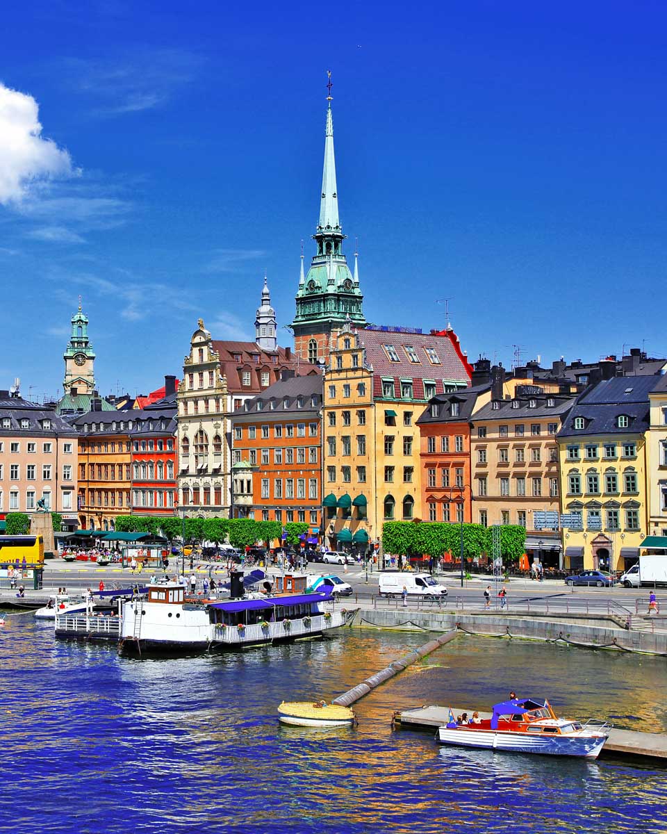 Part-of-Stockholm-Sweden with colorful houses and boats