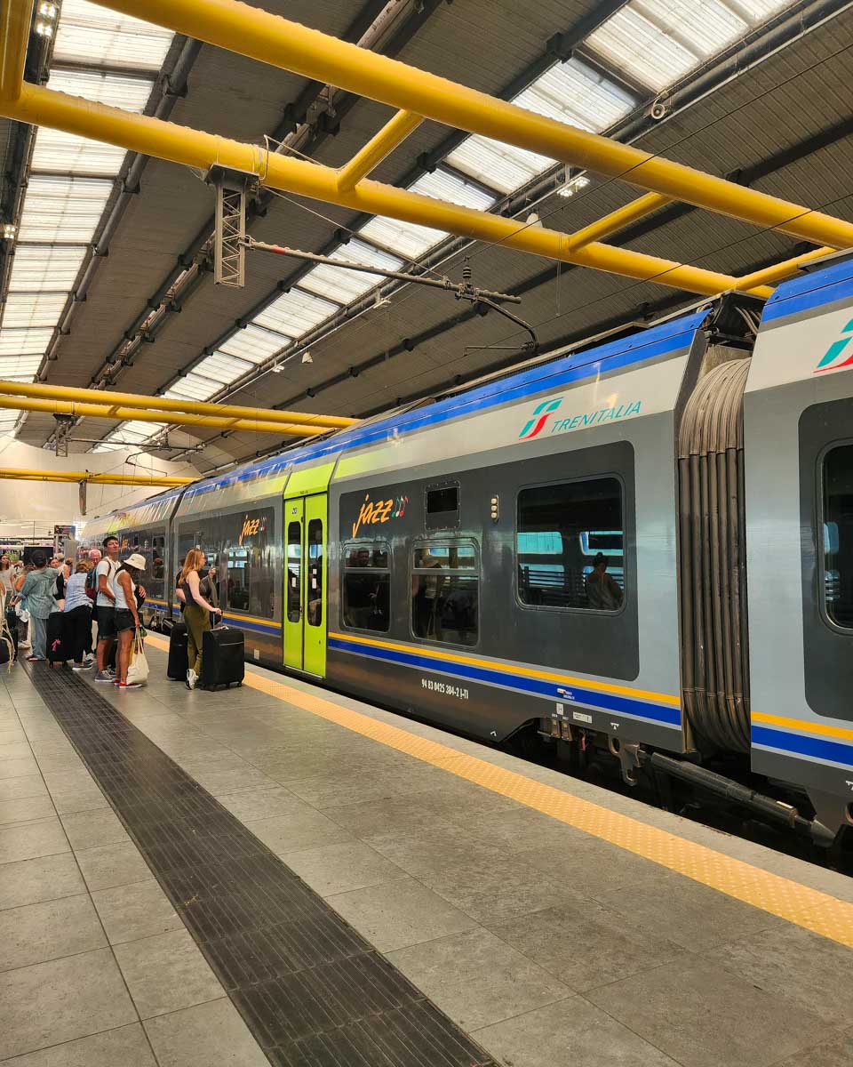 Public train metro in Europe (1)