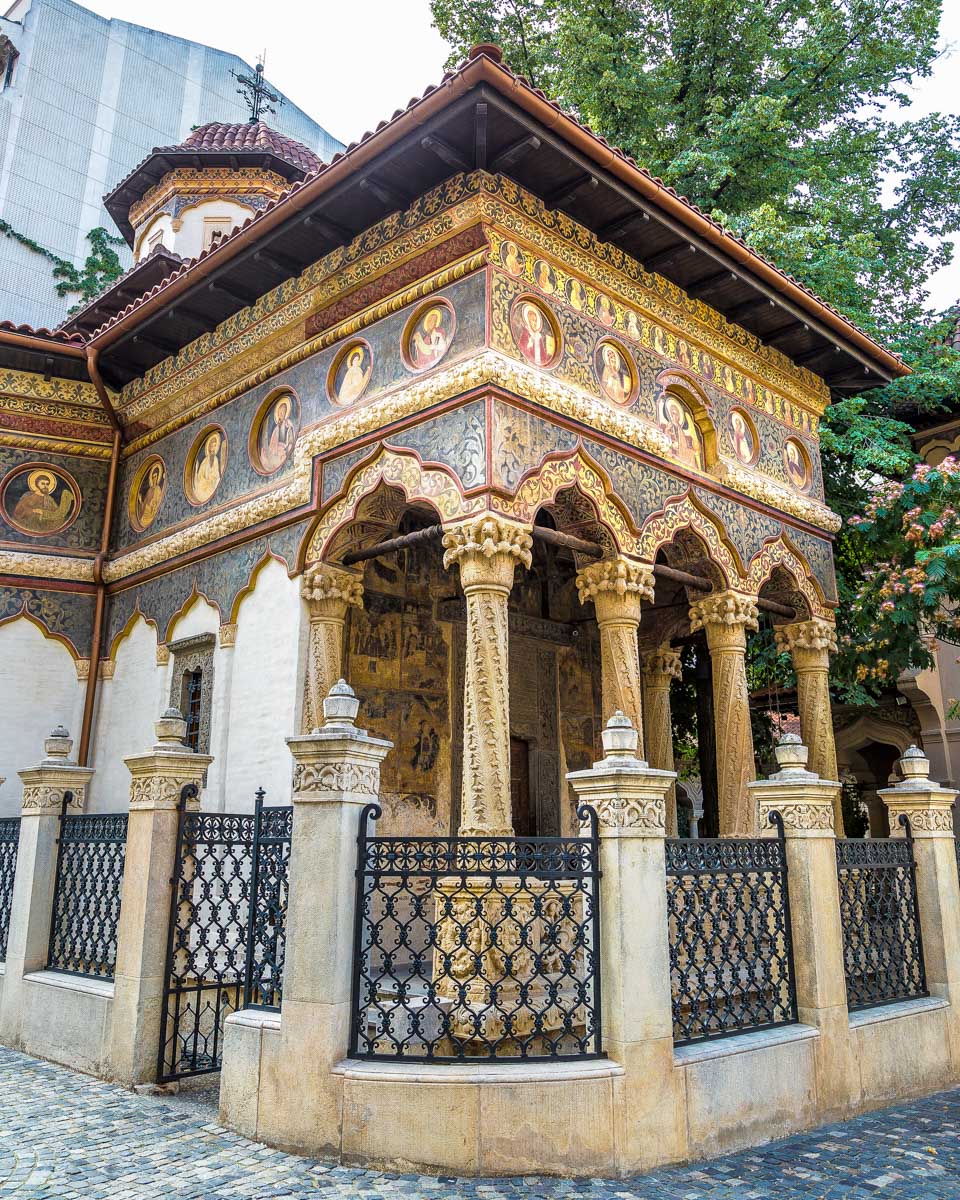 The-Church-of-the-Stavropoleos-Monastery-in-Bucharest-Romania-1