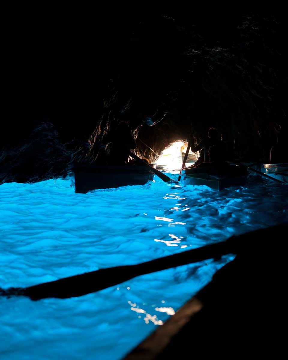 Blue-Grotto-seen-on-a-tour-of-Capri-on-the-Amalfi-Coast-Italy