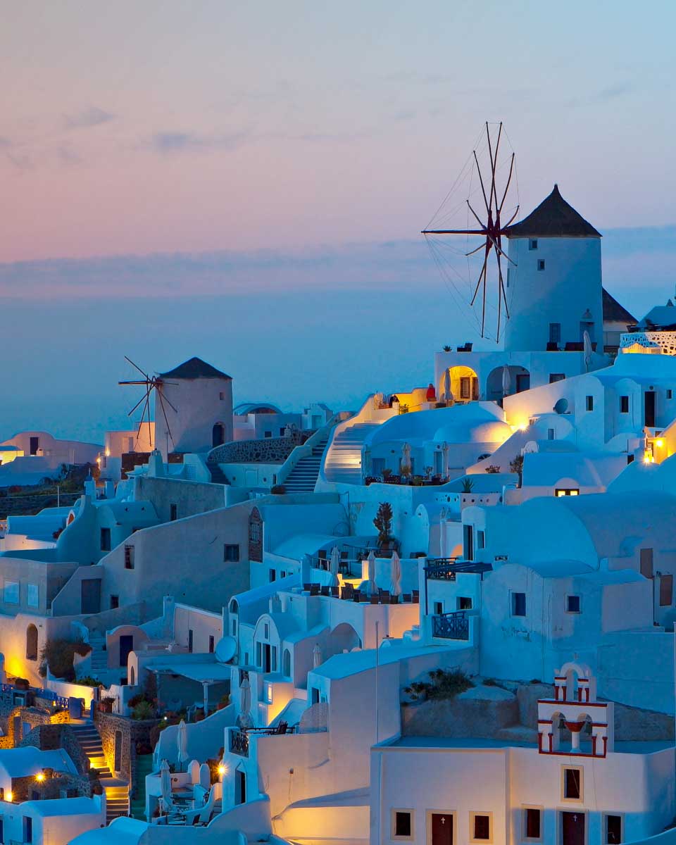 Oia-at-sunset-on-Santorini-Greece