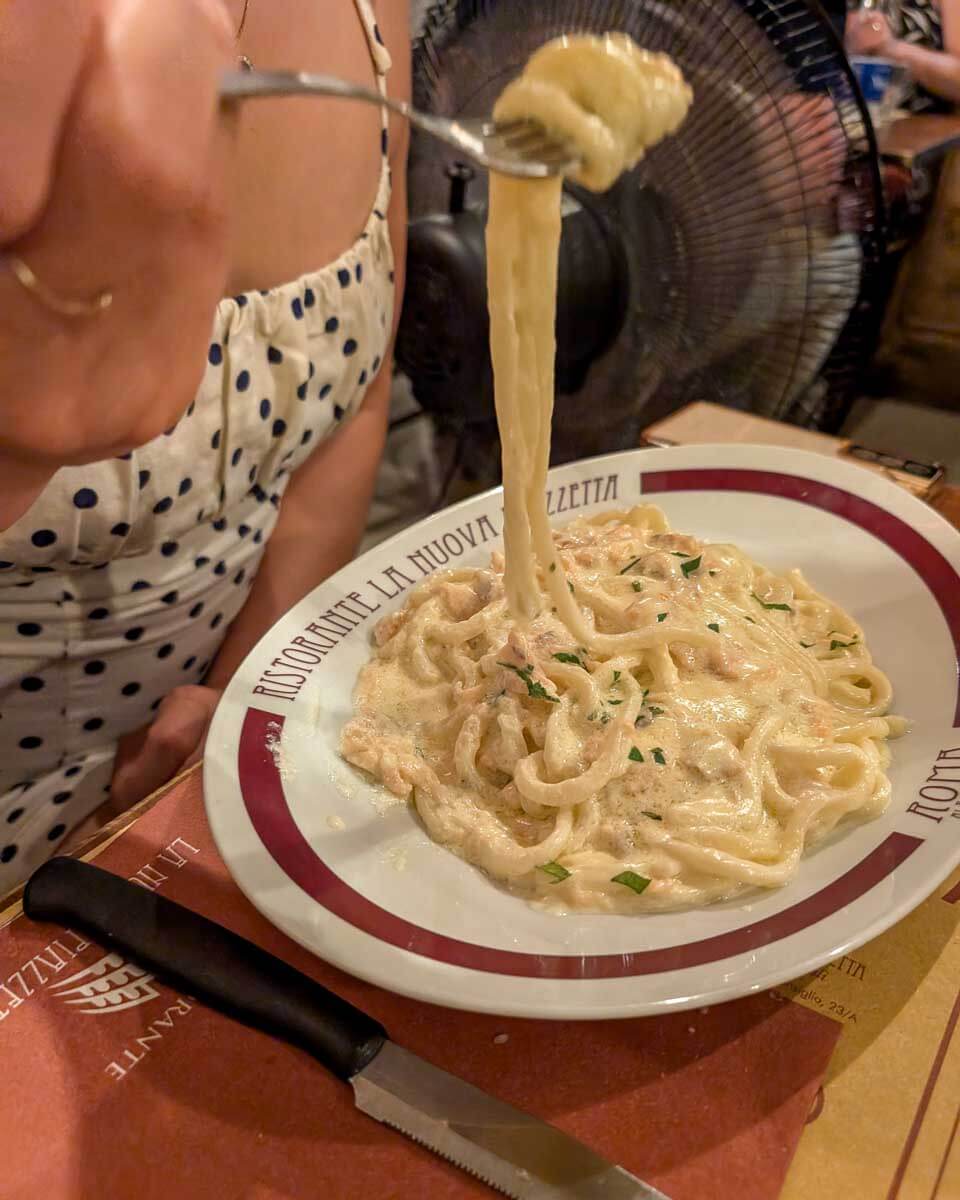 Pasta Carbonara in Italy (2)