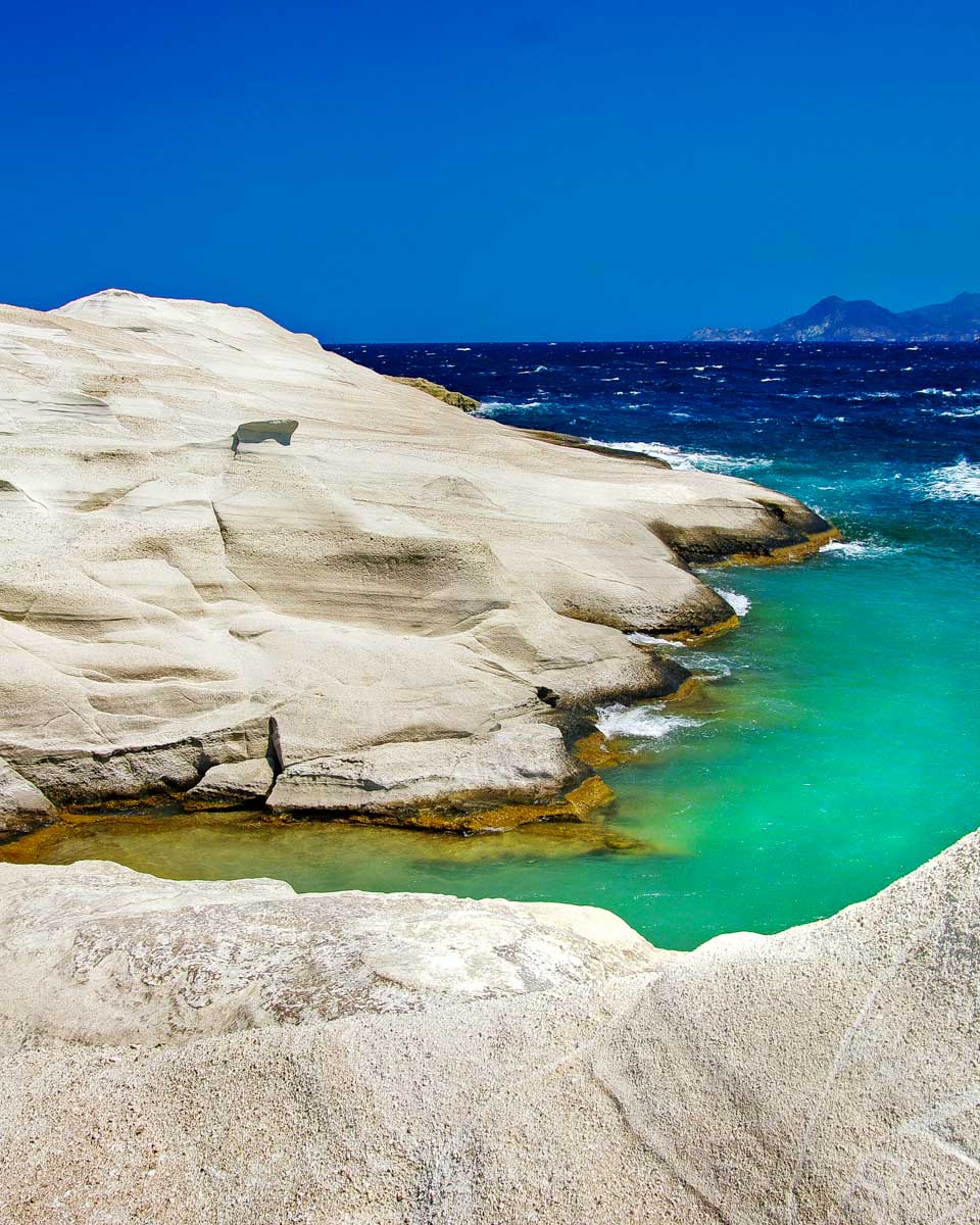 Sarakiniko-beach-seen-on-a-tour-of-Milos-Greece