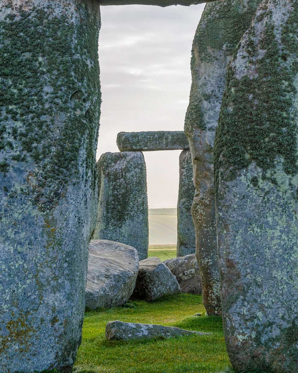 Stonehenge-seen-near London England