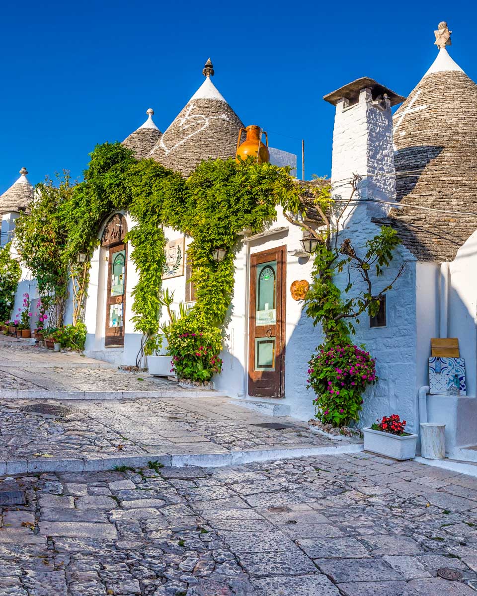 Alberobello-seen-on-a-tour-from-Puglia-Italy