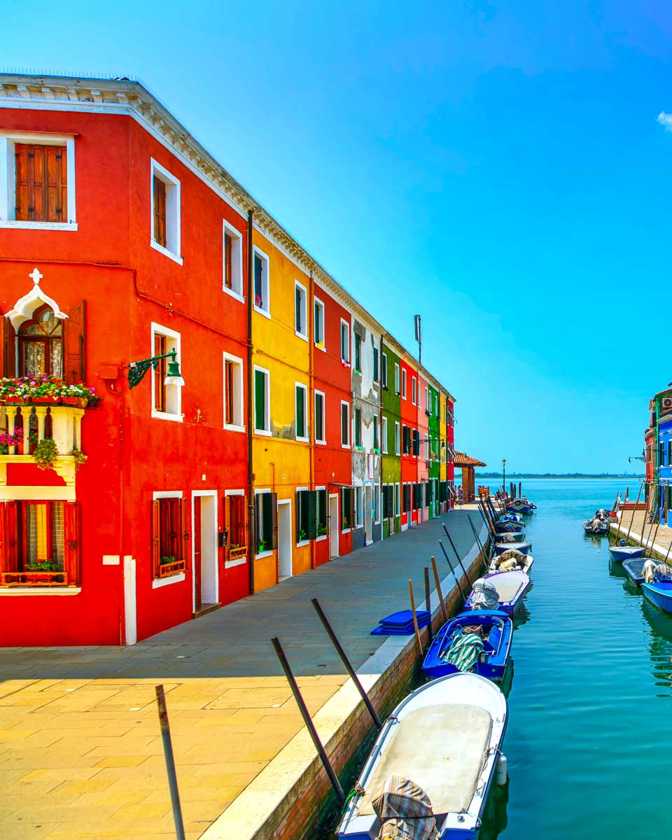 Burano-Island-canal-in-Italy-near-Venice