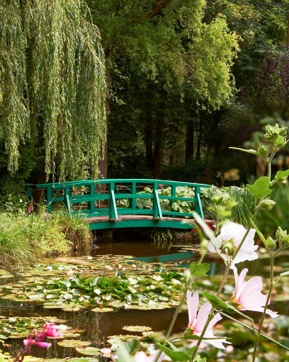 Claude-Monet-Garden-in-France-1