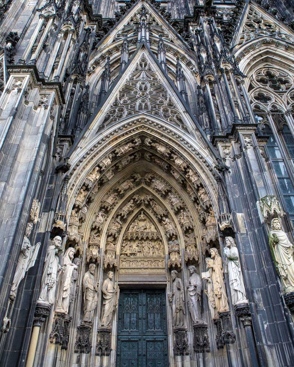 Cologne Cathedral exterior Germany (2)