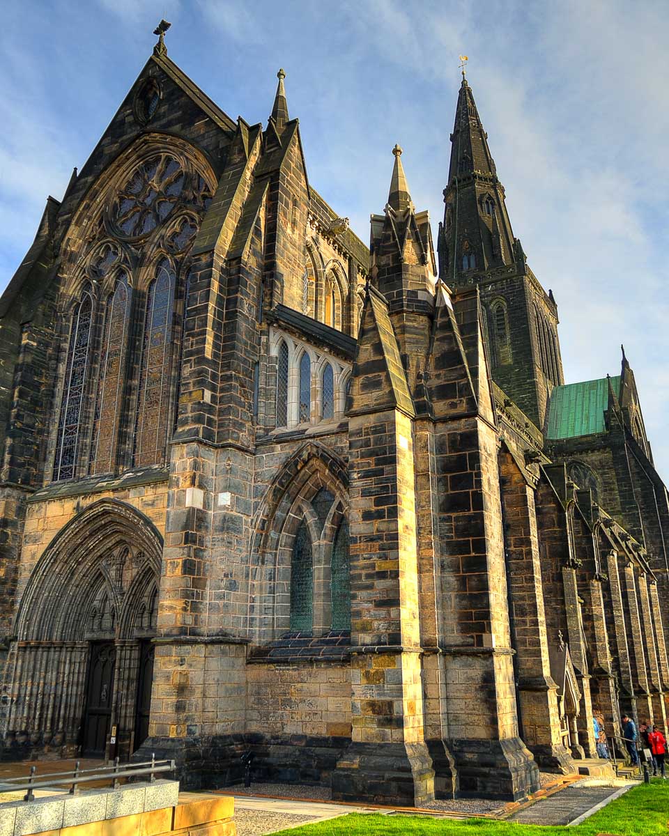 Outside-of-Glasgow-Cathedral-seen-on-a-private-sightseeing-tour