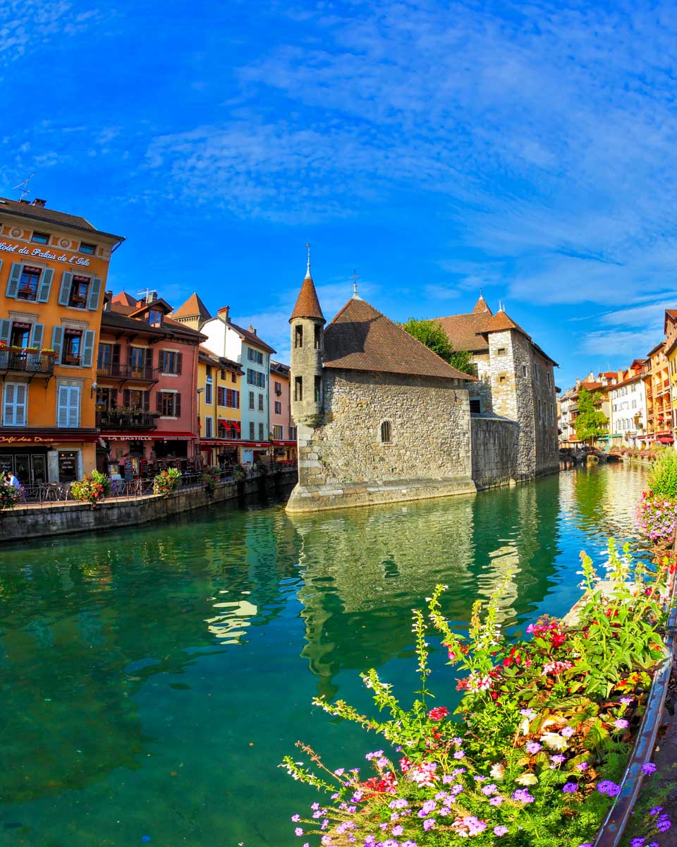 The-Palais-de-lIsle-in-the-town-of-annecy-seen in France