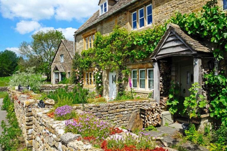 Cottages in Lower Slaughter Cotswolds England (2)