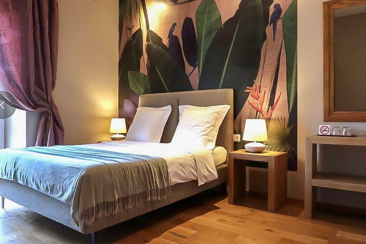 Hotel-De-La-Mer-in-Nice-France