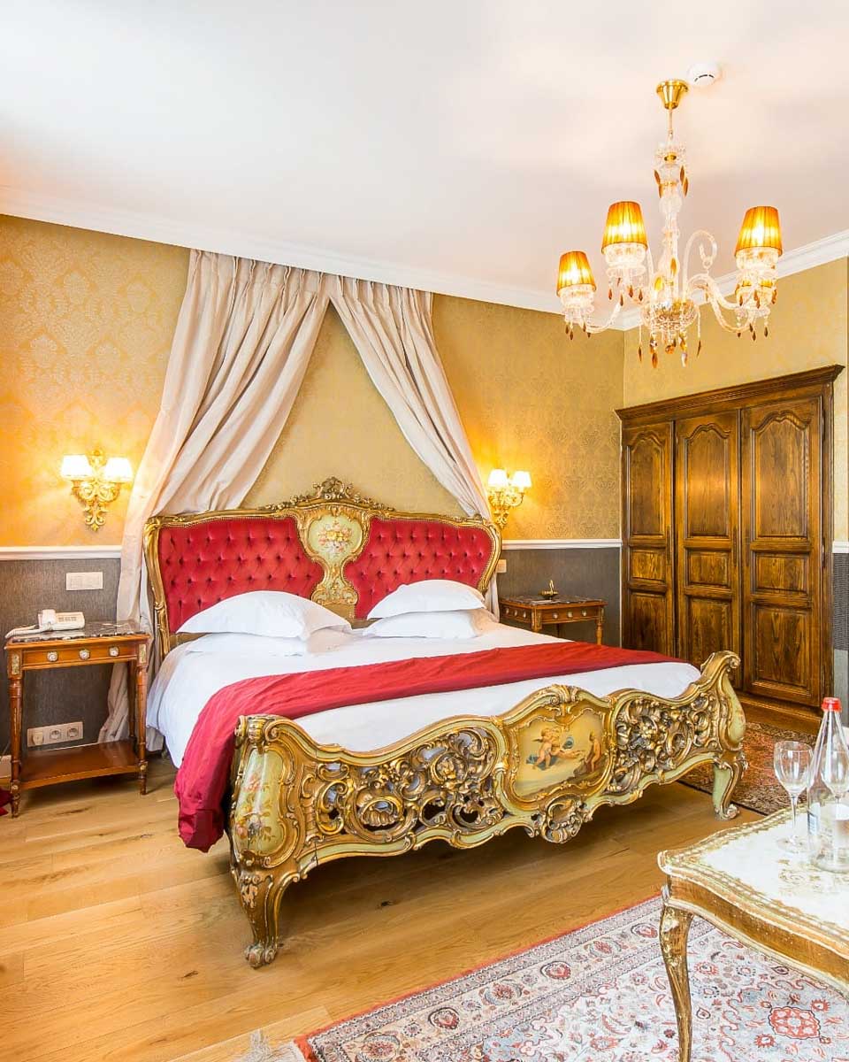 Hotel room at Hotel DieSwaene in Bruges