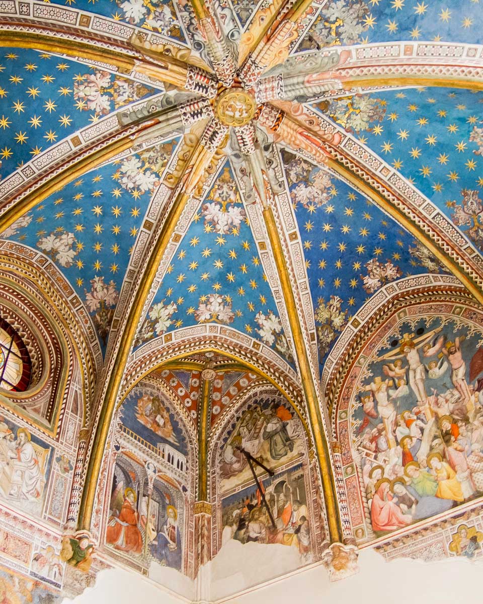 Inside-the-cathedral-of-toledo-in-Spain-near-madrid