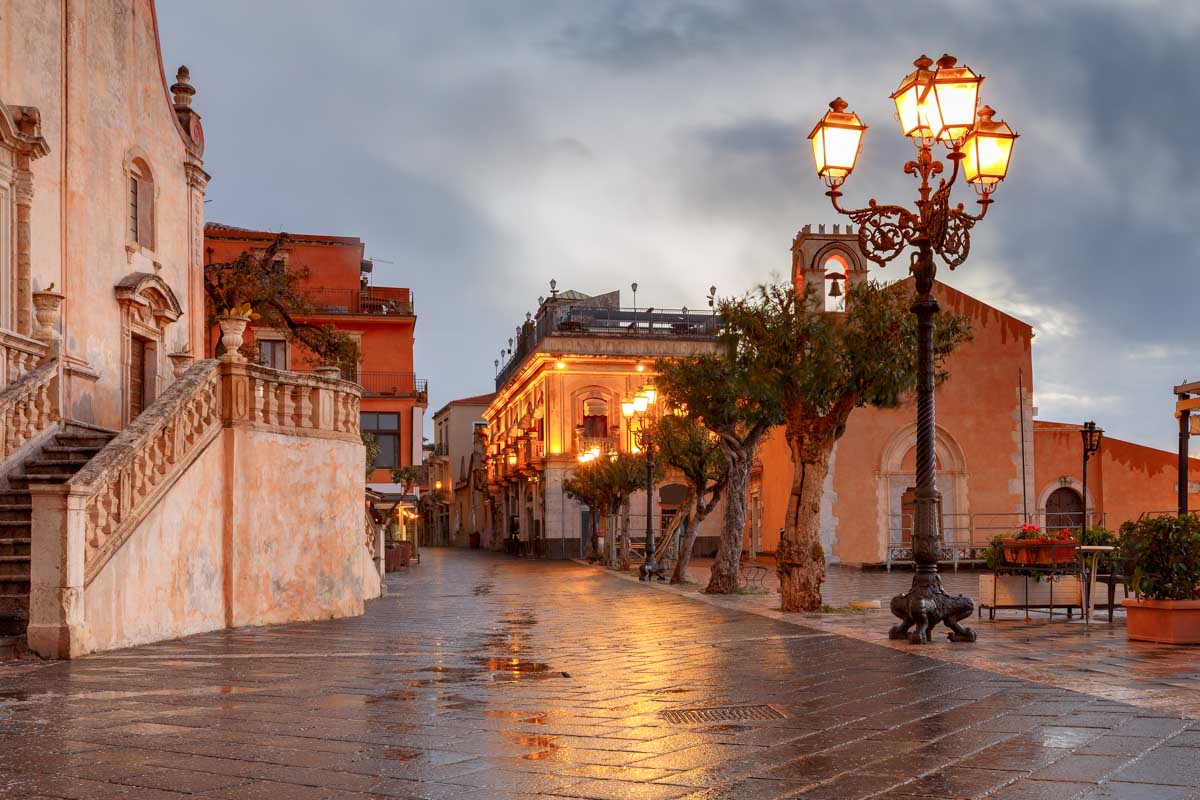Piazza IX Aprile at sunset in Taormina