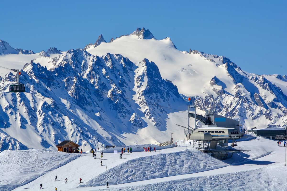 Skiing in Verbier in the area of the Lac des Vaux, Switzerland
