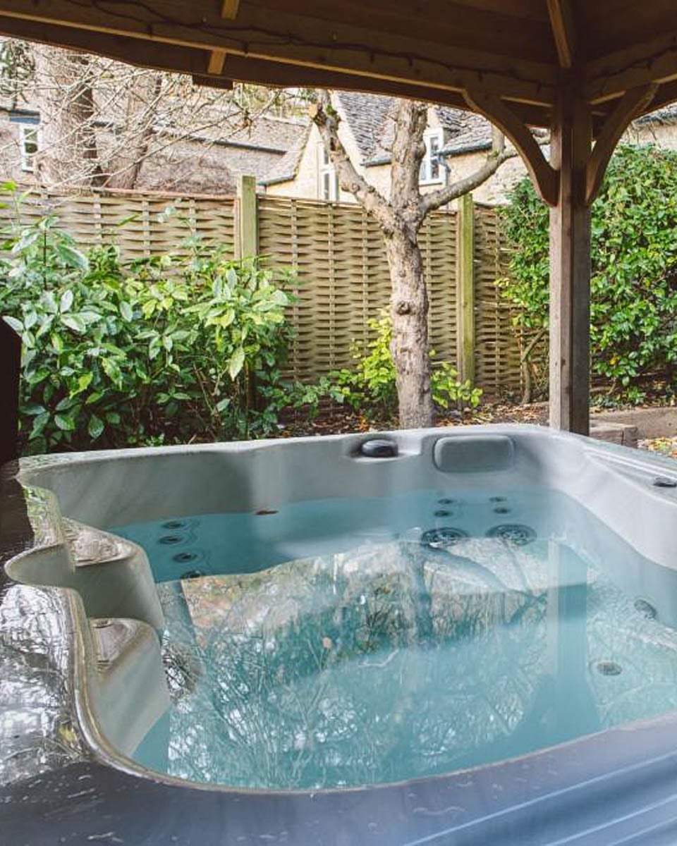 The Swan Hotel in Cotswold England