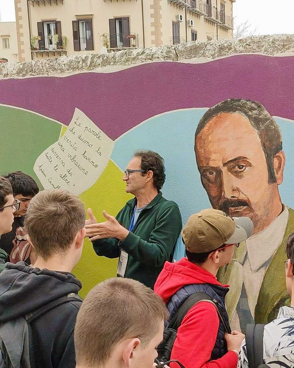 Addiopizzo-Travel-mural-of-victims-of-the-mafia-in-Palermo-Sicily-Italy