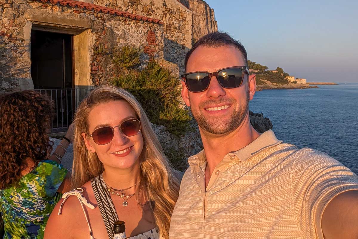 Bailey-and-Daniel-take-a-selfie-in-Cinque Terre Italy