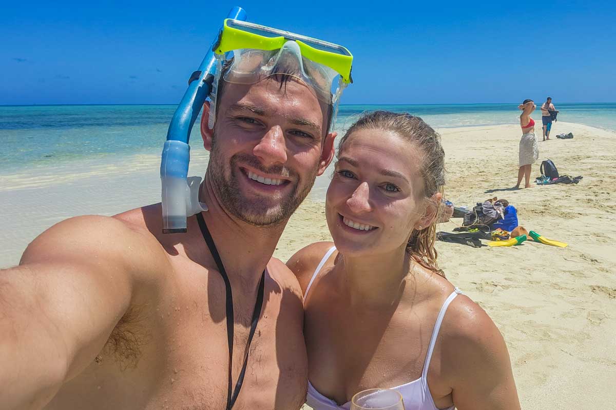 Bailey-and-Daniel-take-a-selfie-on-a-beach-in-Cyprus