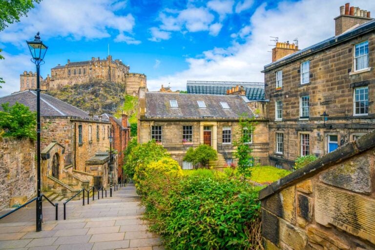 Edinburgh-Scotland-street-and-view-of-the-castle
