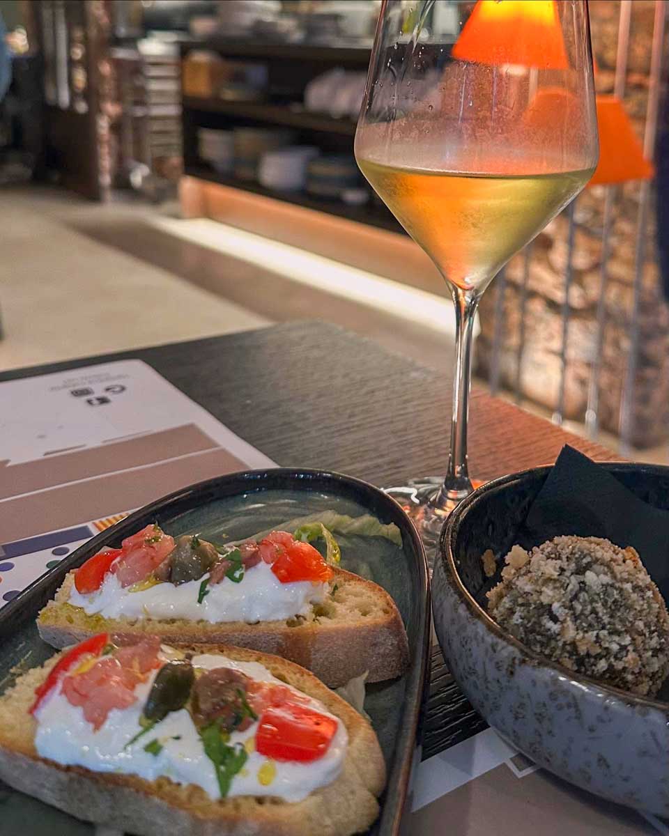 Tantikkia-cucina-e-vino-in-Catania-Sicily-1