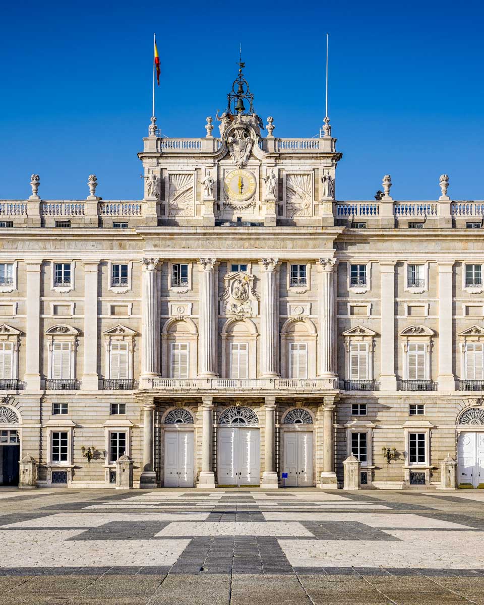 The-exterior-of-the-Royal-Palace-in-Madrid-Spain