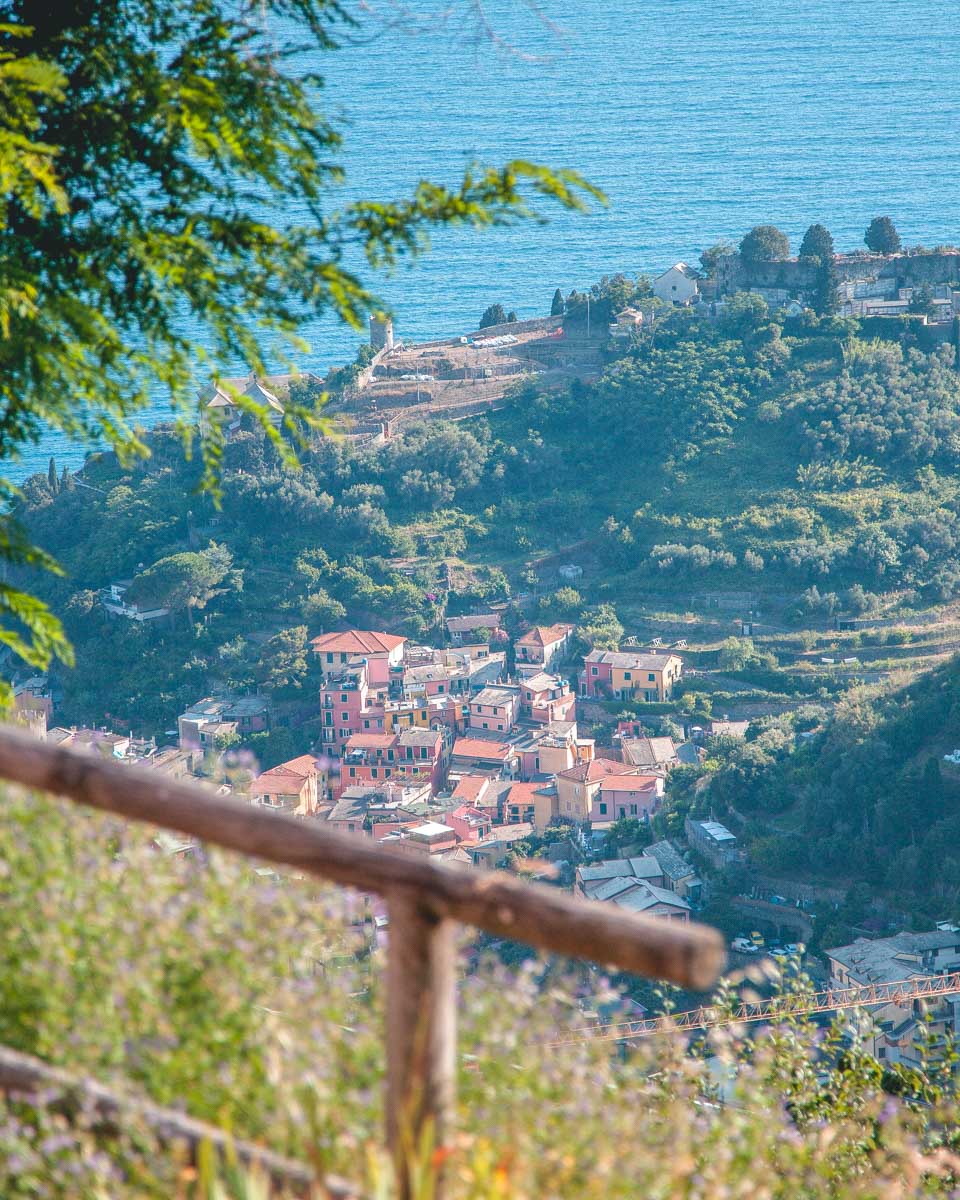 Views-of-Monterosso-al-Mare-in-Cinque-Terre-Italy