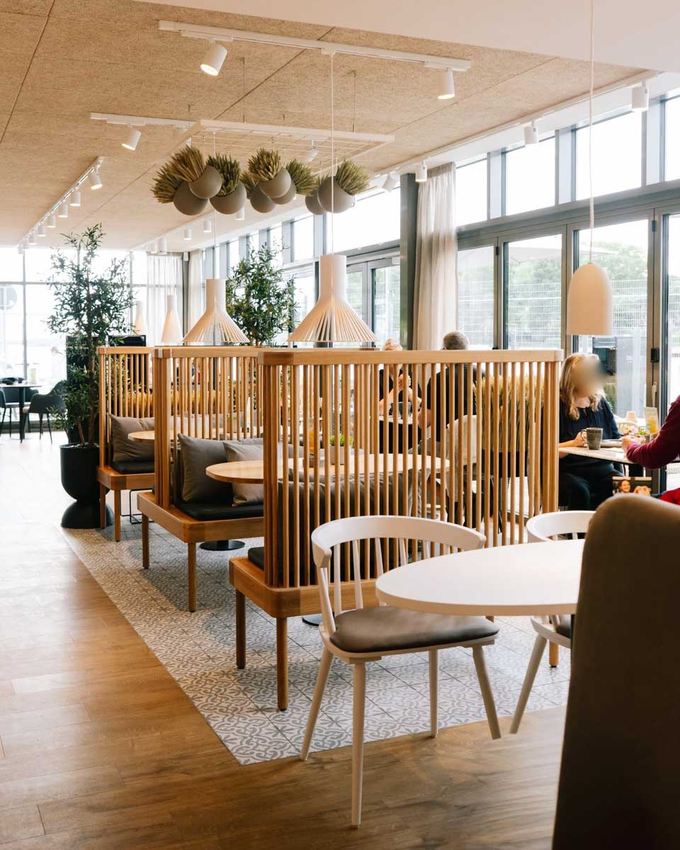 Junge Die Bäckerei﻿ inm Hamburg Germany 1