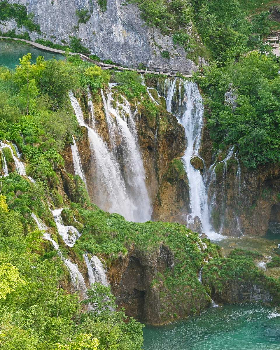 The-Great-Waterfall-in-plitvice-lakes-national-park-seen-on-a-tour-from-Zadar Croatia
